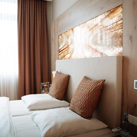 Centrale Hotel Und Restaurant Waldkraiburg Dış mekan fotoğraf
